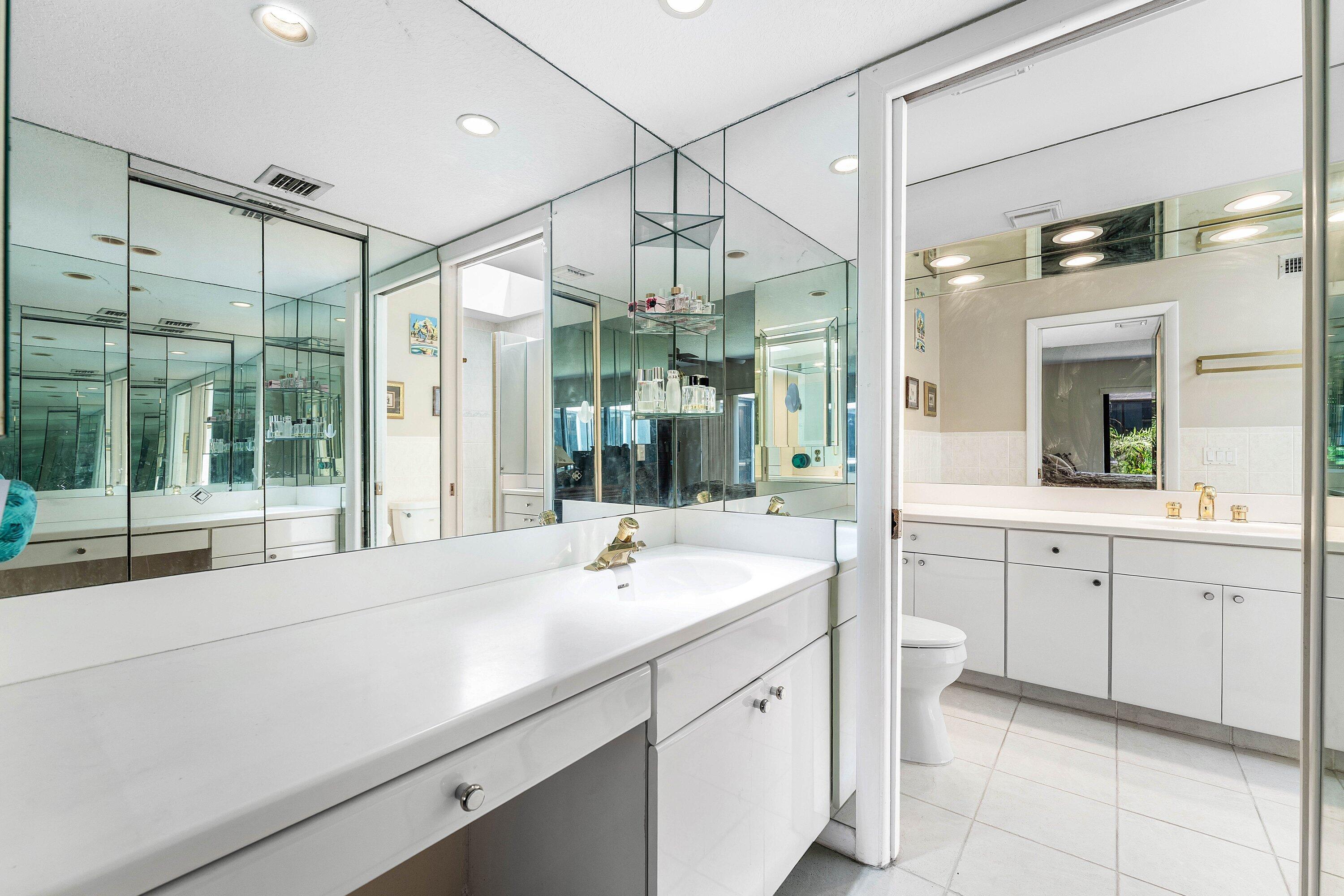 6582 Patio Lane Boca Raton, FL 33433 - Photo 22 of 42 Primary Bathroom