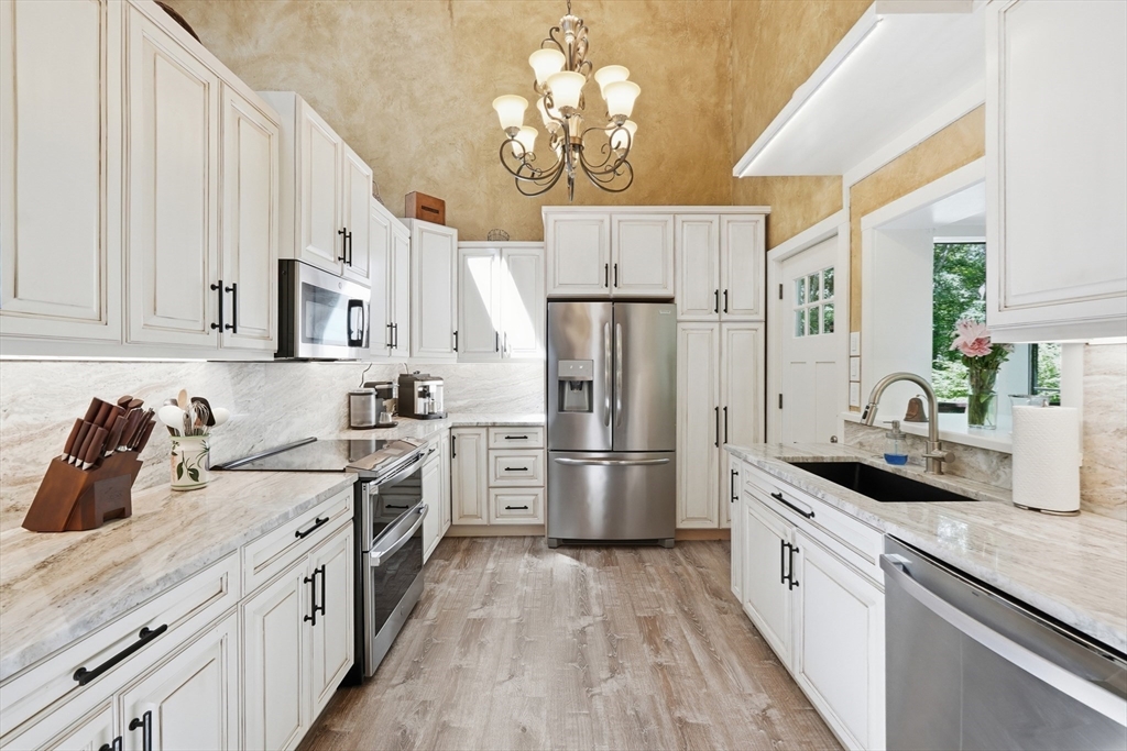 41 Apple Road Brimfield, MA 01010 - Photo 10 of 37