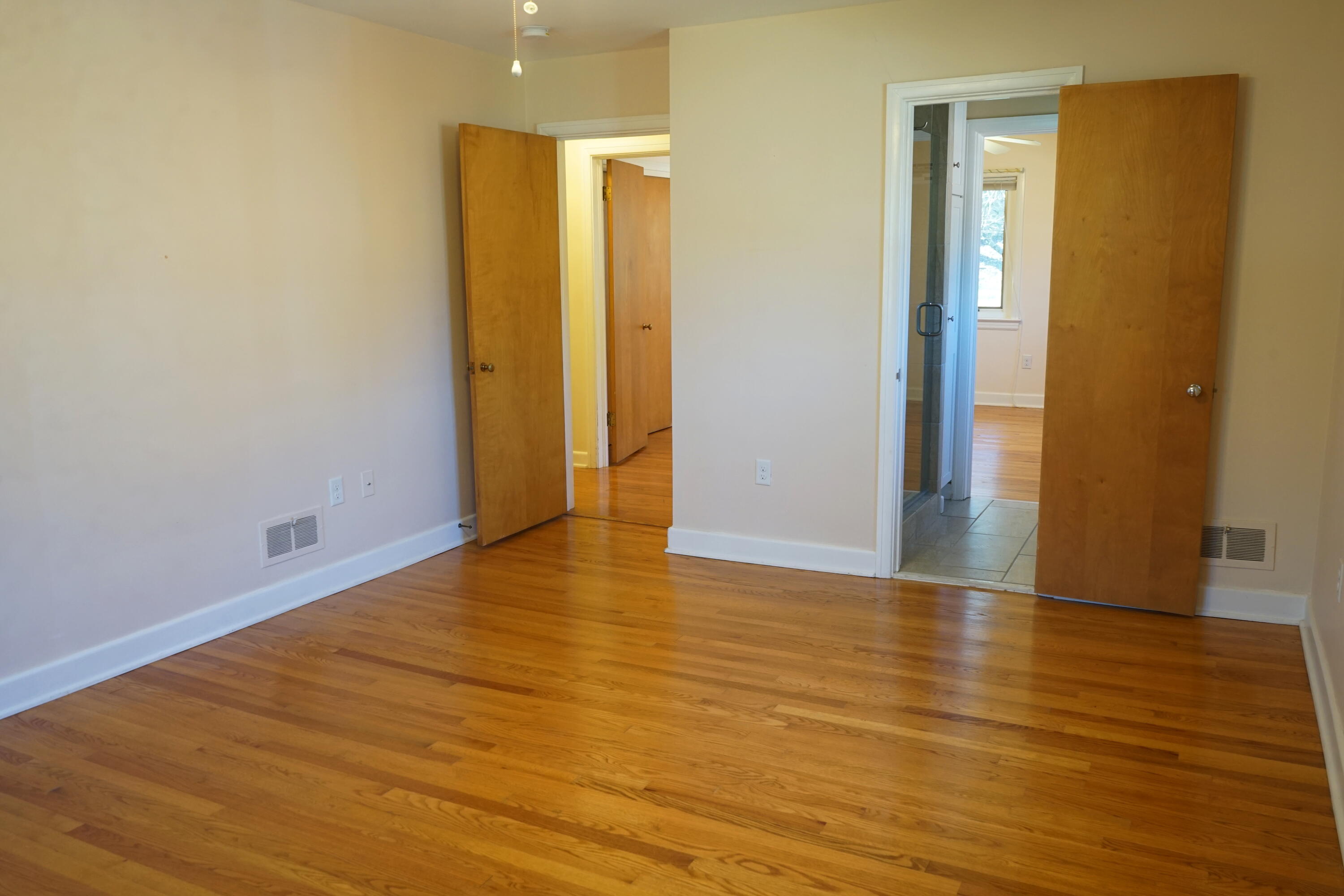 1710 Wilbur Road Southwest Roanoke, VA 24015 - Photo 35 of 52 BR #2, Private Bathroom Access