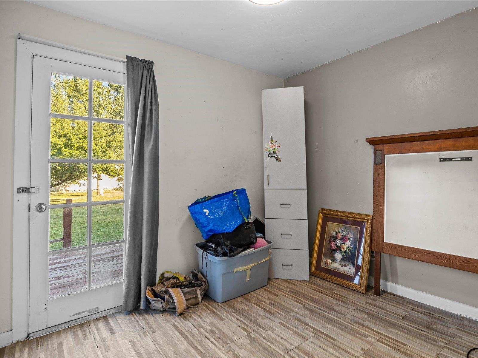 276 29 Road Grand Junction, CO 81503 - Photo 20 of 30 a room with furniture and a window
