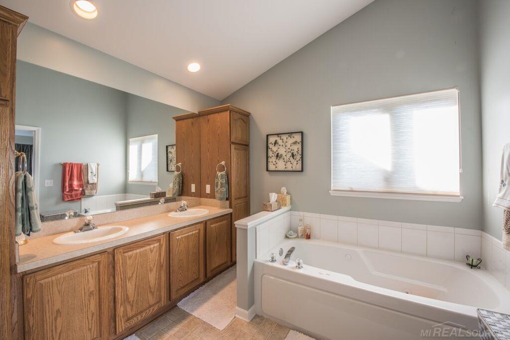 130 Rella Rae Avenue Marysville, MI 48040 - Photo 15 of 24 31257954-14.JPG