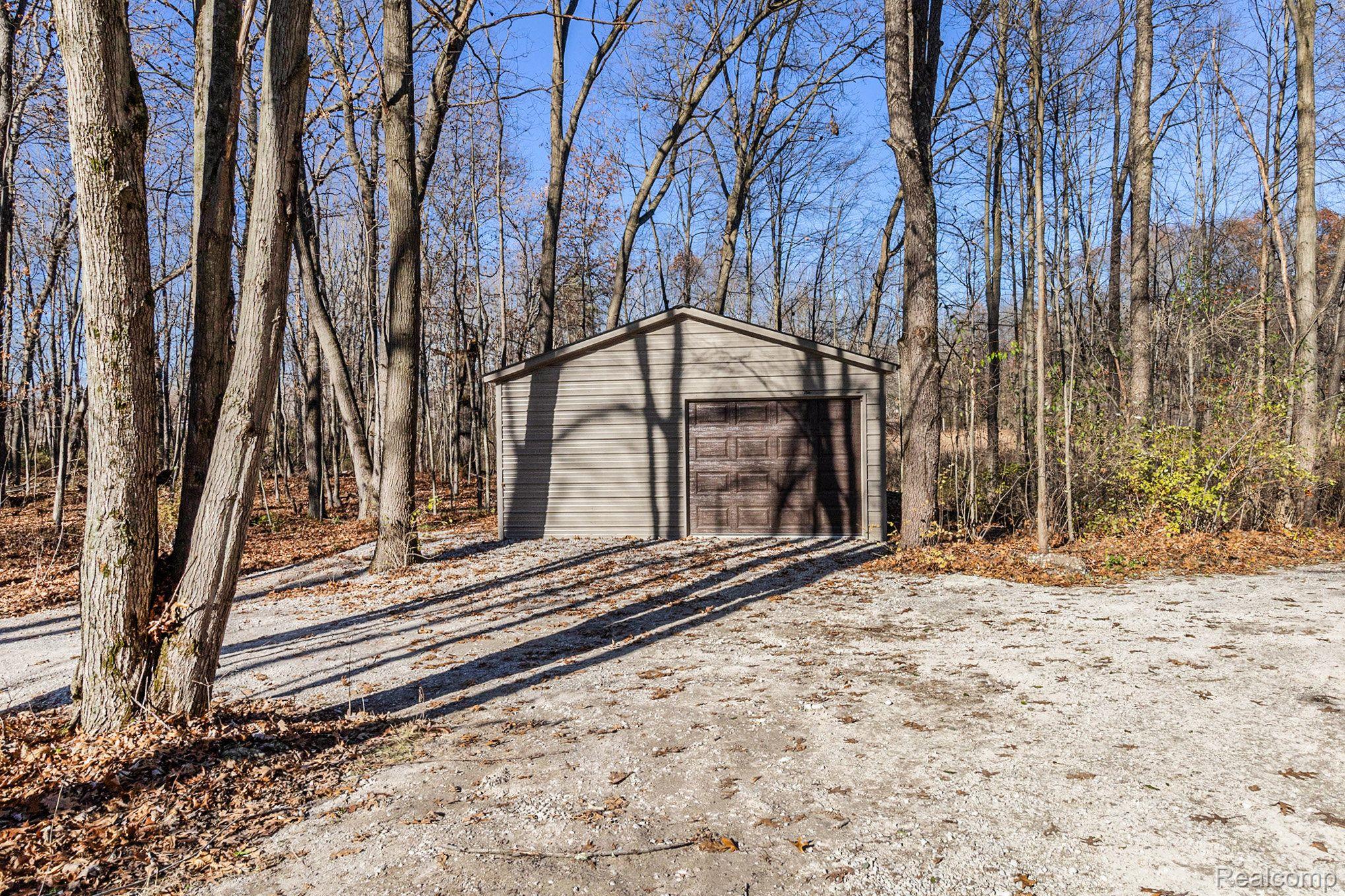 12558 Clyde Road Fenton, MI 48430 - Photo 18 of 24 Gallery Image 18