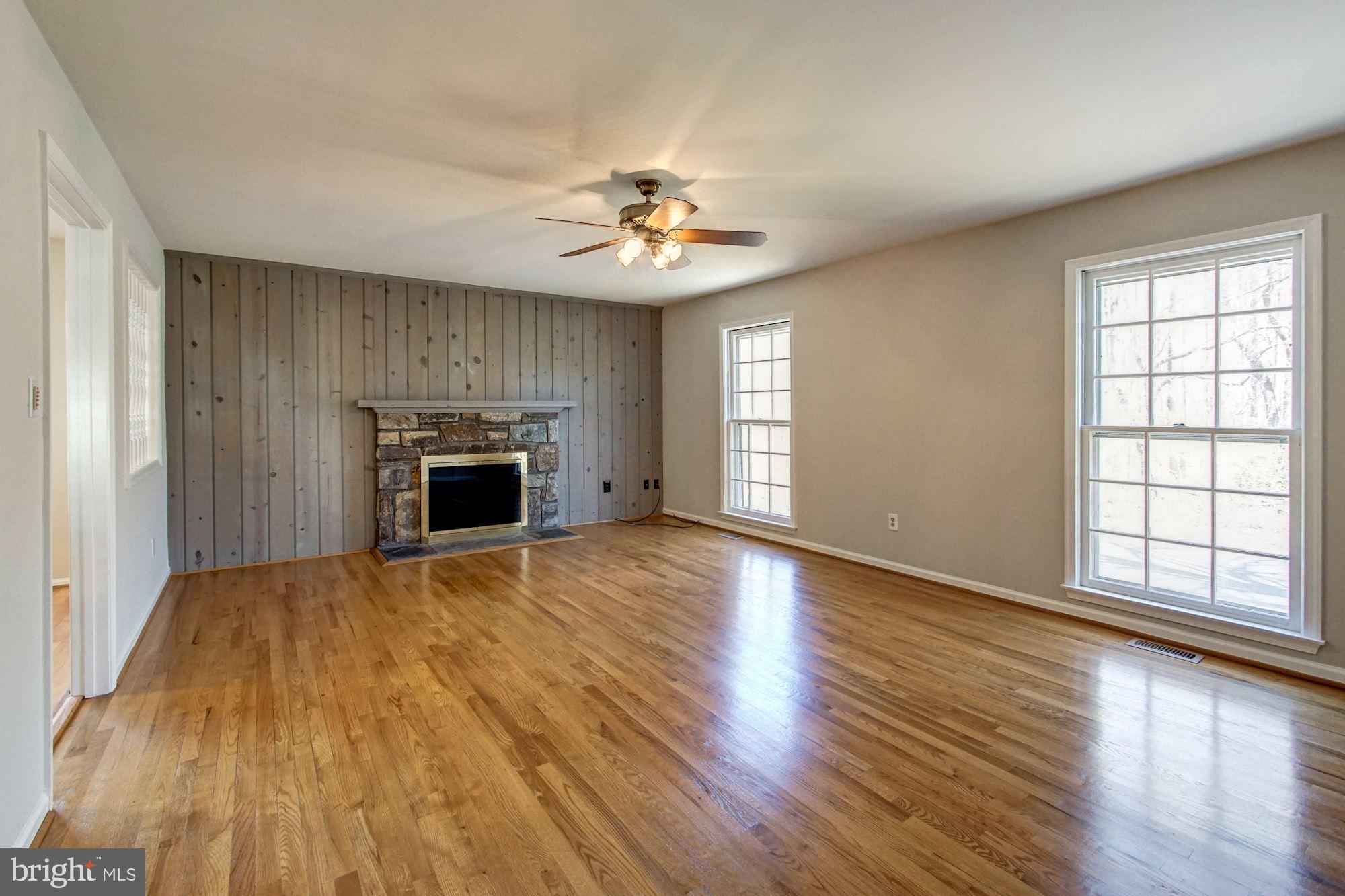 11924 Canfield Road Potomac, MD 20854 - Photo 16 of 31 Family Room