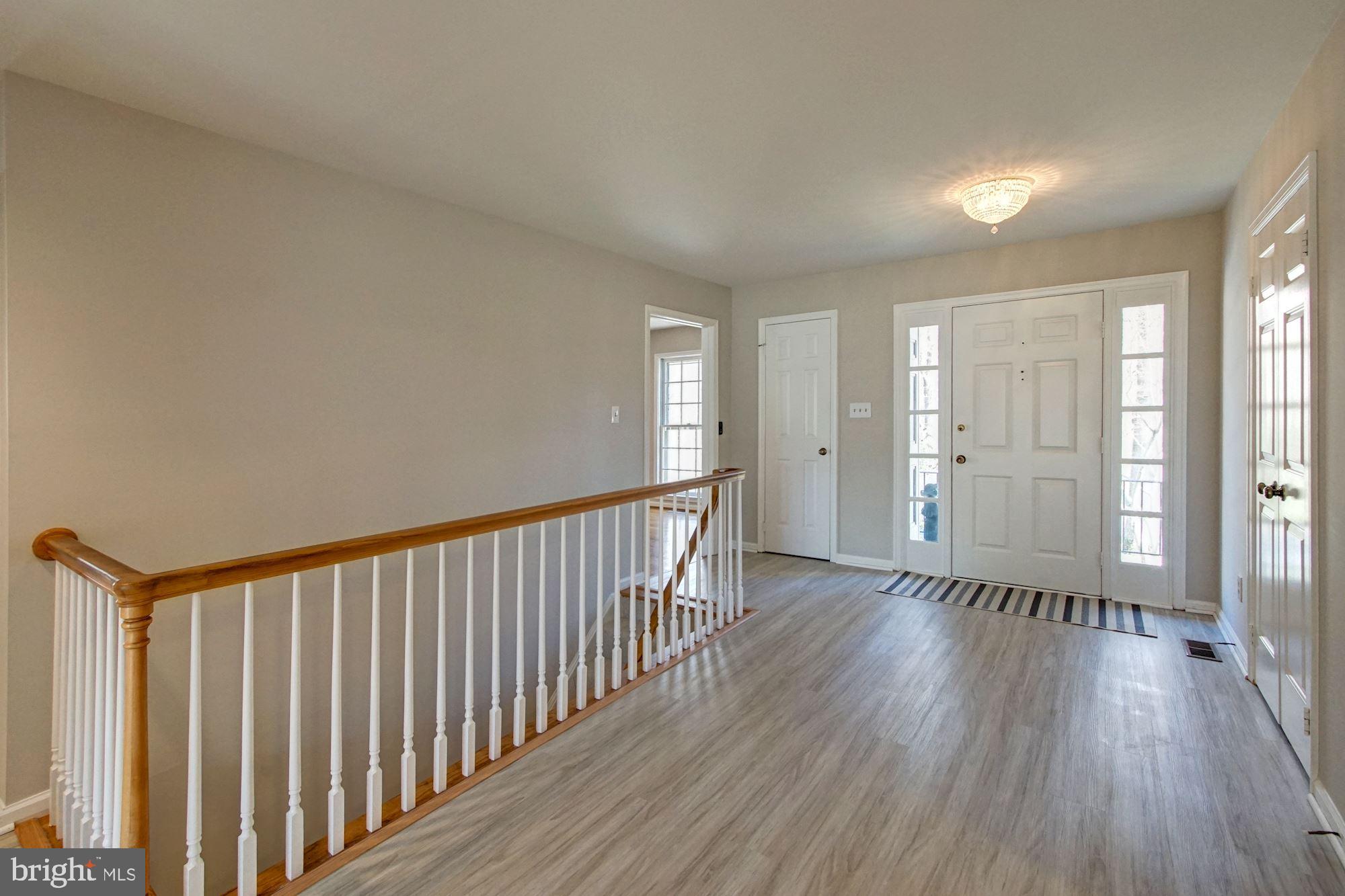 11924 Canfield Road Potomac, MD 20854 - Photo 4 of 31 Foyer