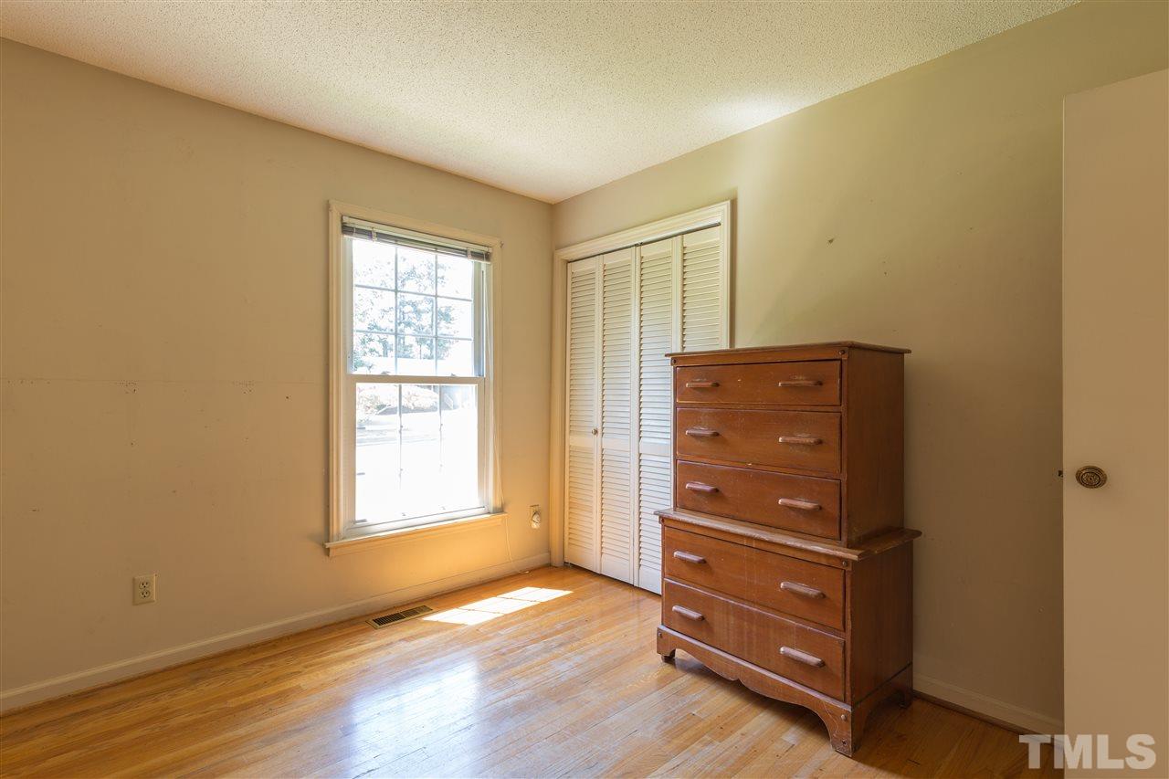 709 Merrie Road Raleigh, NC 27606 - Photo 14 of 30