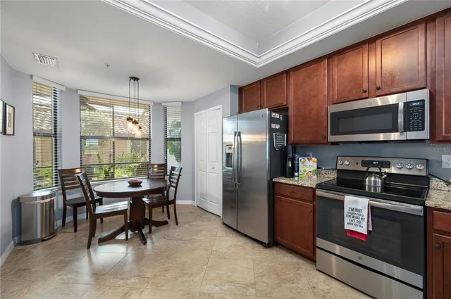 $425,000 | 5517 Palmer Circle, Unit 106, Bradenton, FL 34211