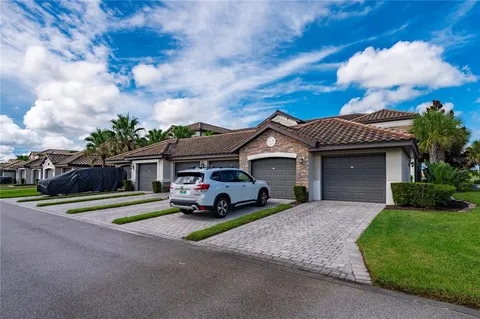 $420,000 | 5517 Palmer Circle, Unit 106, Bradenton, FL 34211