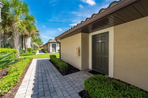$420,000 | 5517 Palmer Circle, Unit 106, Bradenton, FL 34211