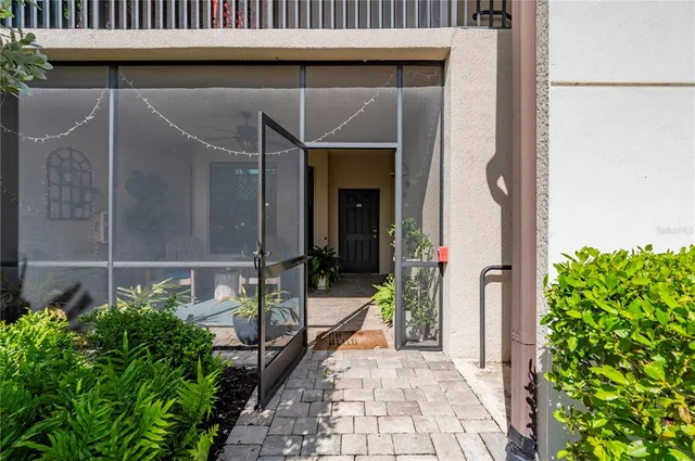 $425,000 | 5517 Palmer Circle, Unit 106, Bradenton, FL 34211