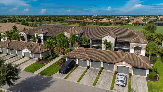 $425,000 | 5517 Palmer Circle, Unit 106, Bradenton, FL 34211