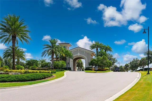 $425,000 | 5517 Palmer Circle, Unit 106, Bradenton, FL 34211