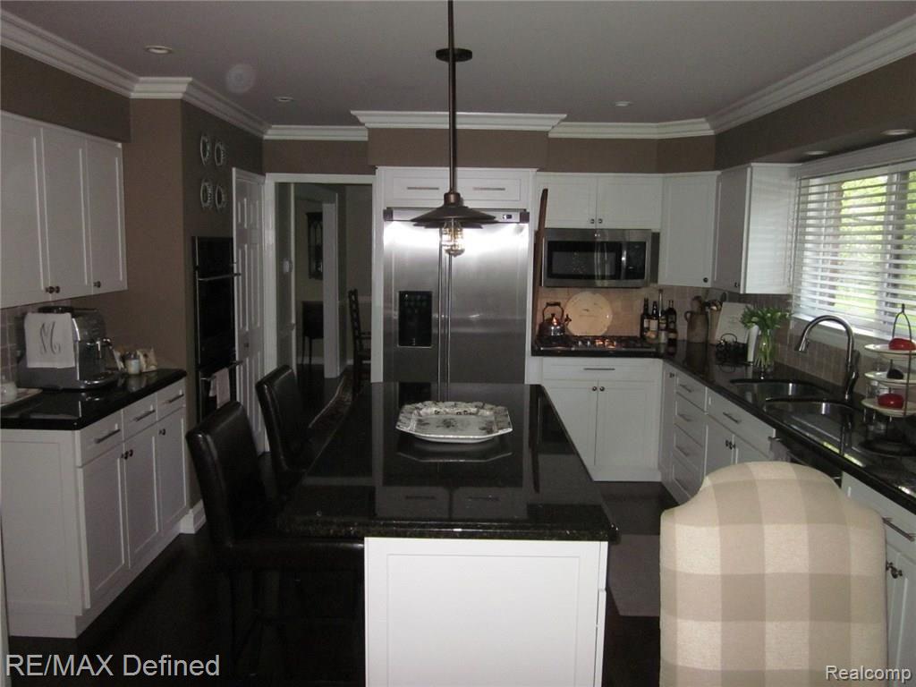 1126 Valley Stream Drive Rochester Hills, MI 48309 - Photo 11 of 37