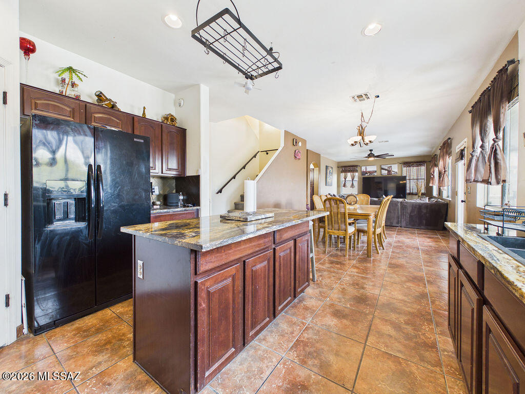 4591 South Paseo Don Rolando Tucson, AZ 85746 - Photo 13 of 33 CAM06457G6-PR0018-STILL012