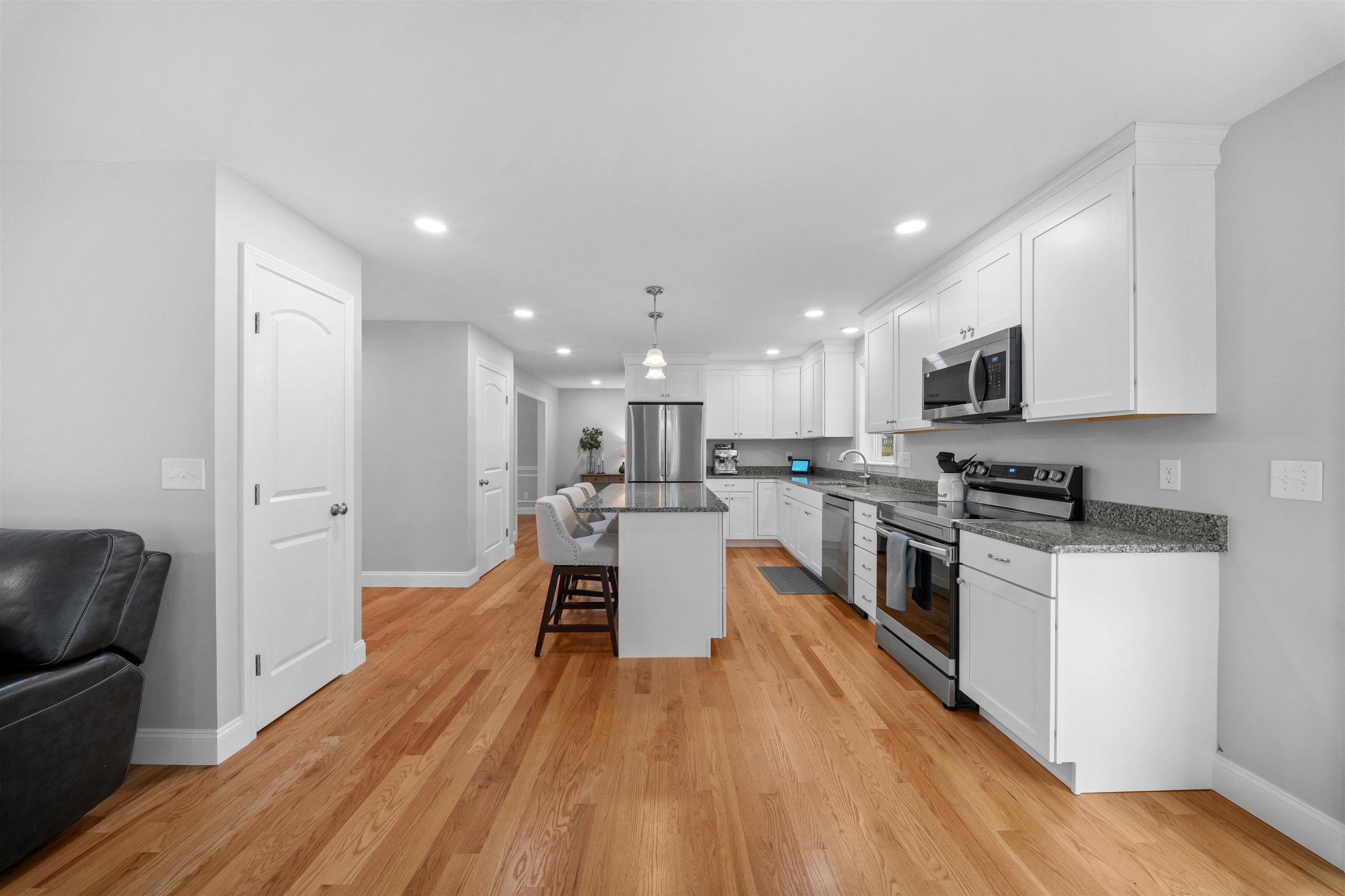 4 Lorelai Way Nashua, NH 03062 - Photo 13 of 40