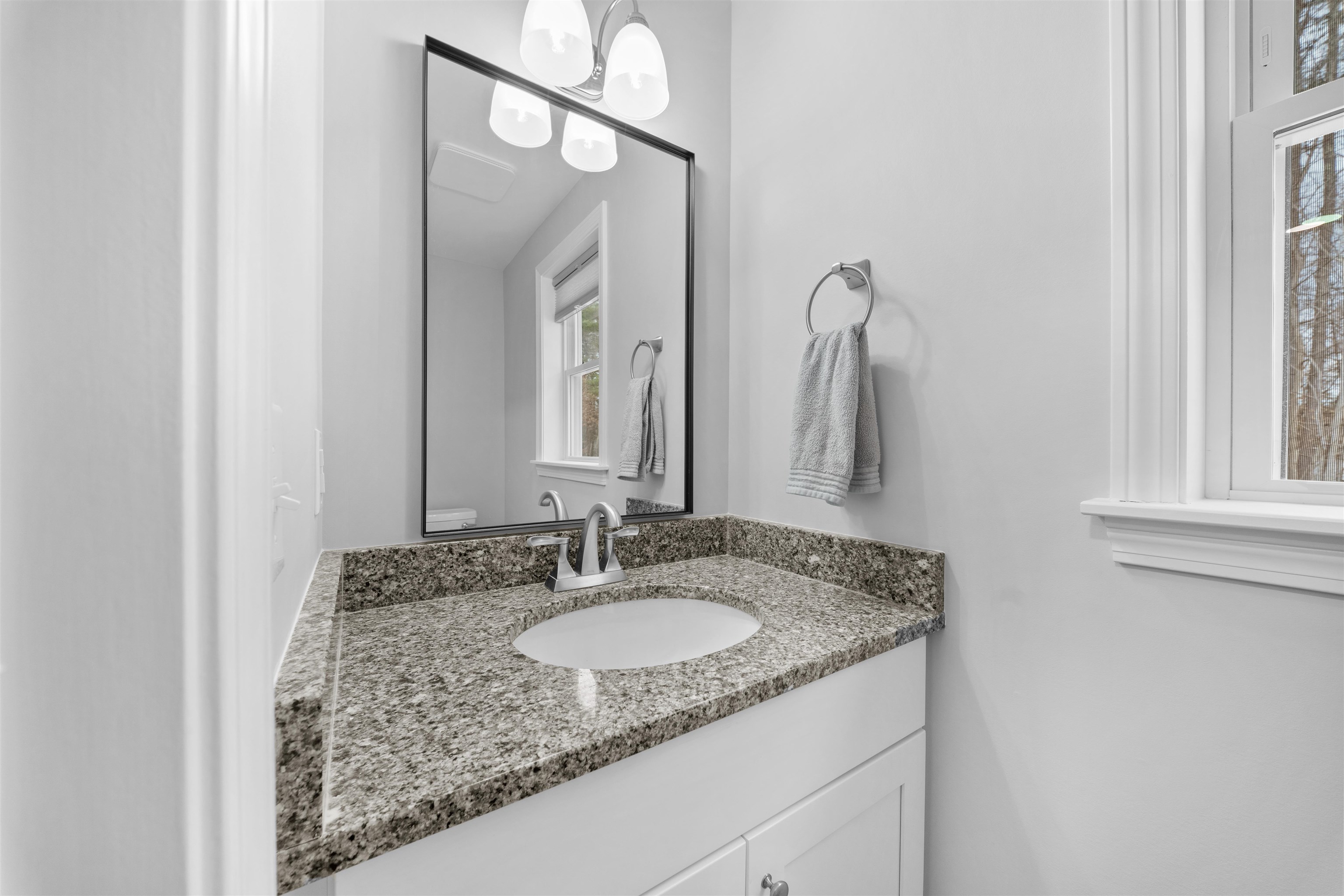 4 Lorelai Way Nashua, NH 03062 - Photo 24 of 40