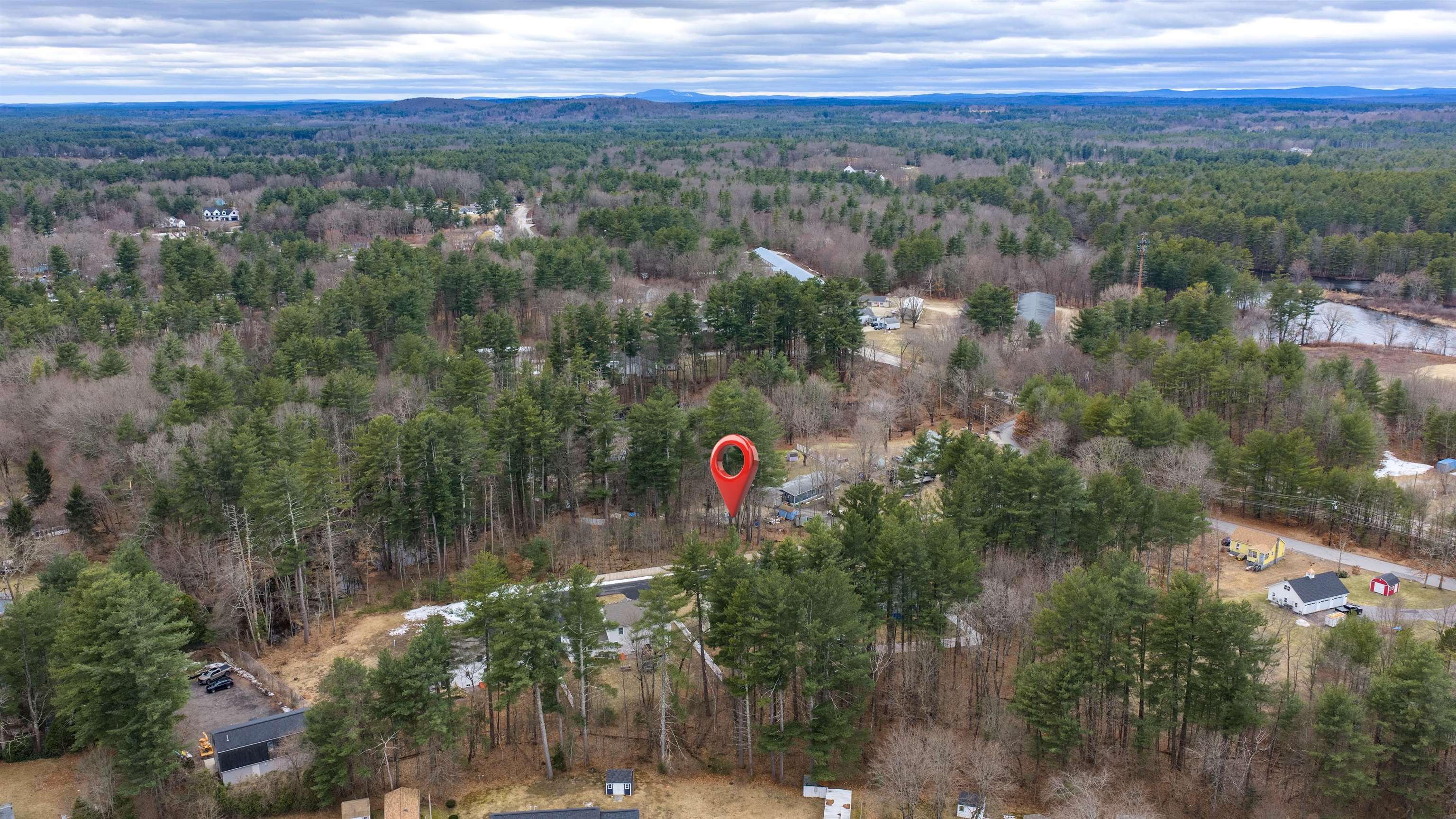 4 Lorelai Way Nashua, NH 03062 - Photo 3 of 40