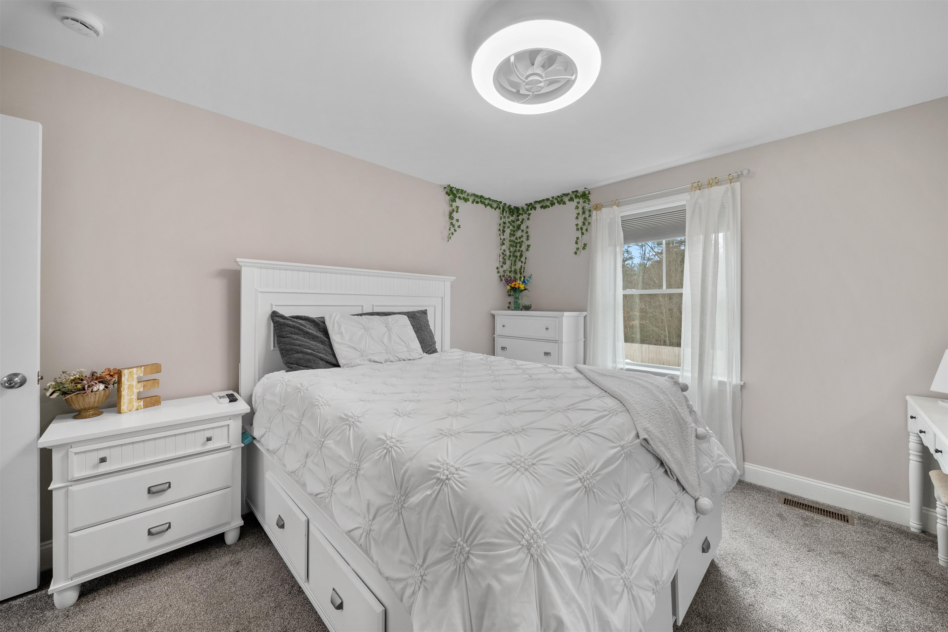 4 Lorelai Way Nashua, NH 03062 - Photo 32 of 40