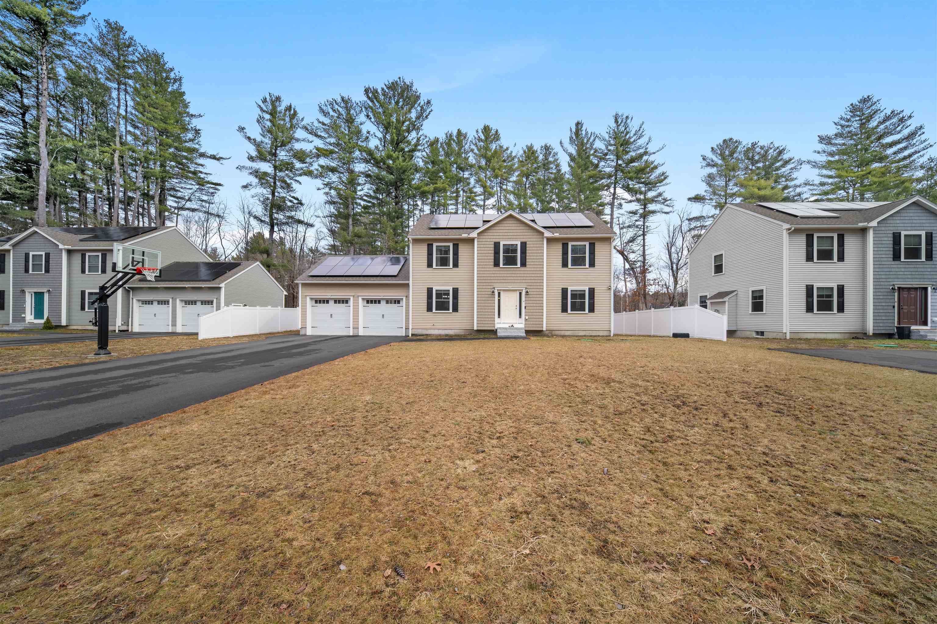 4 Lorelai Way Nashua, NH 03062 - Photo 4 of 40