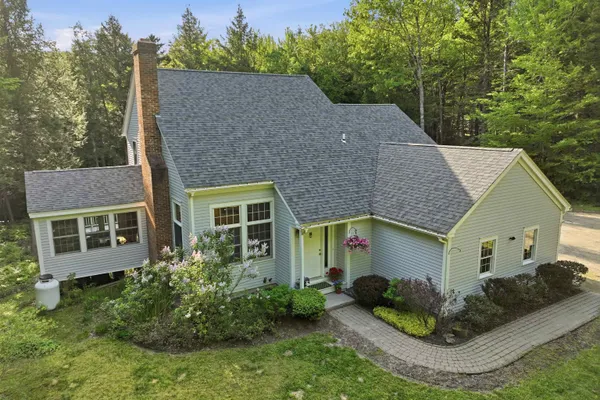 $799,800 | 25 James Lane, Hebron, NH 03241