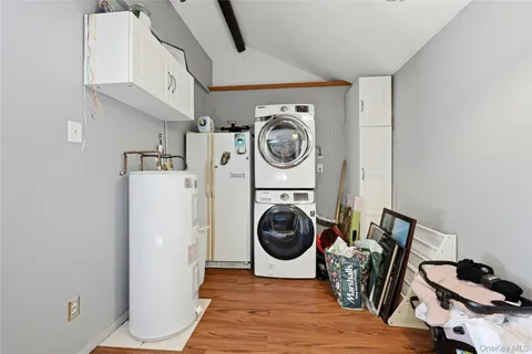 $619,000 | 17 Pauchogue Avenue, East Islip, NY 11730