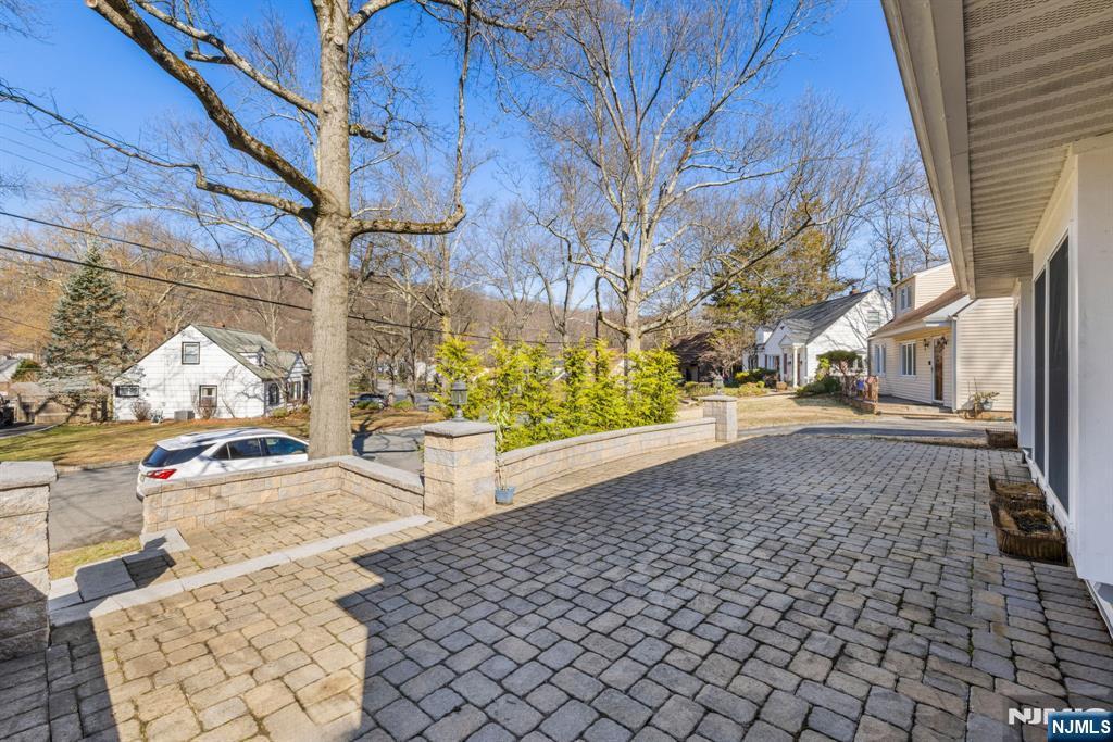 15 Nestro Road West Orange, NJ 07052 - Photo 2 of 13