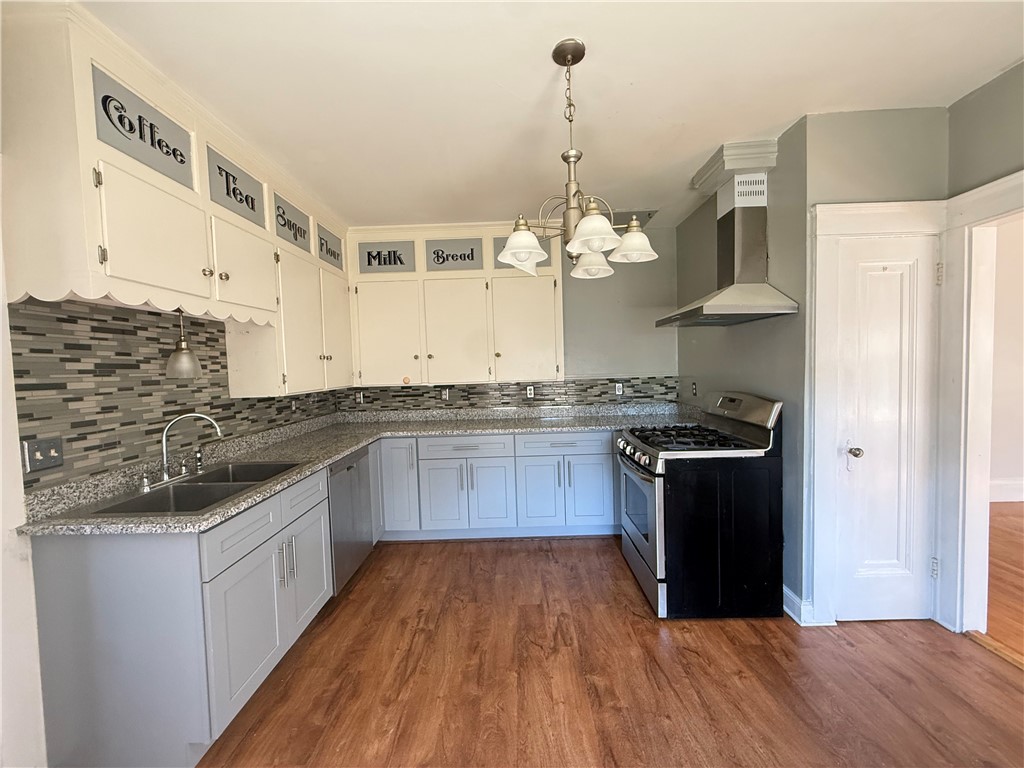 28 Richland Road Cranston, RI 02910 - Photo 7 of 17