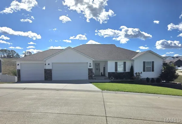 $379,900 | 204 Boardwalk Court, Union, MO 63084