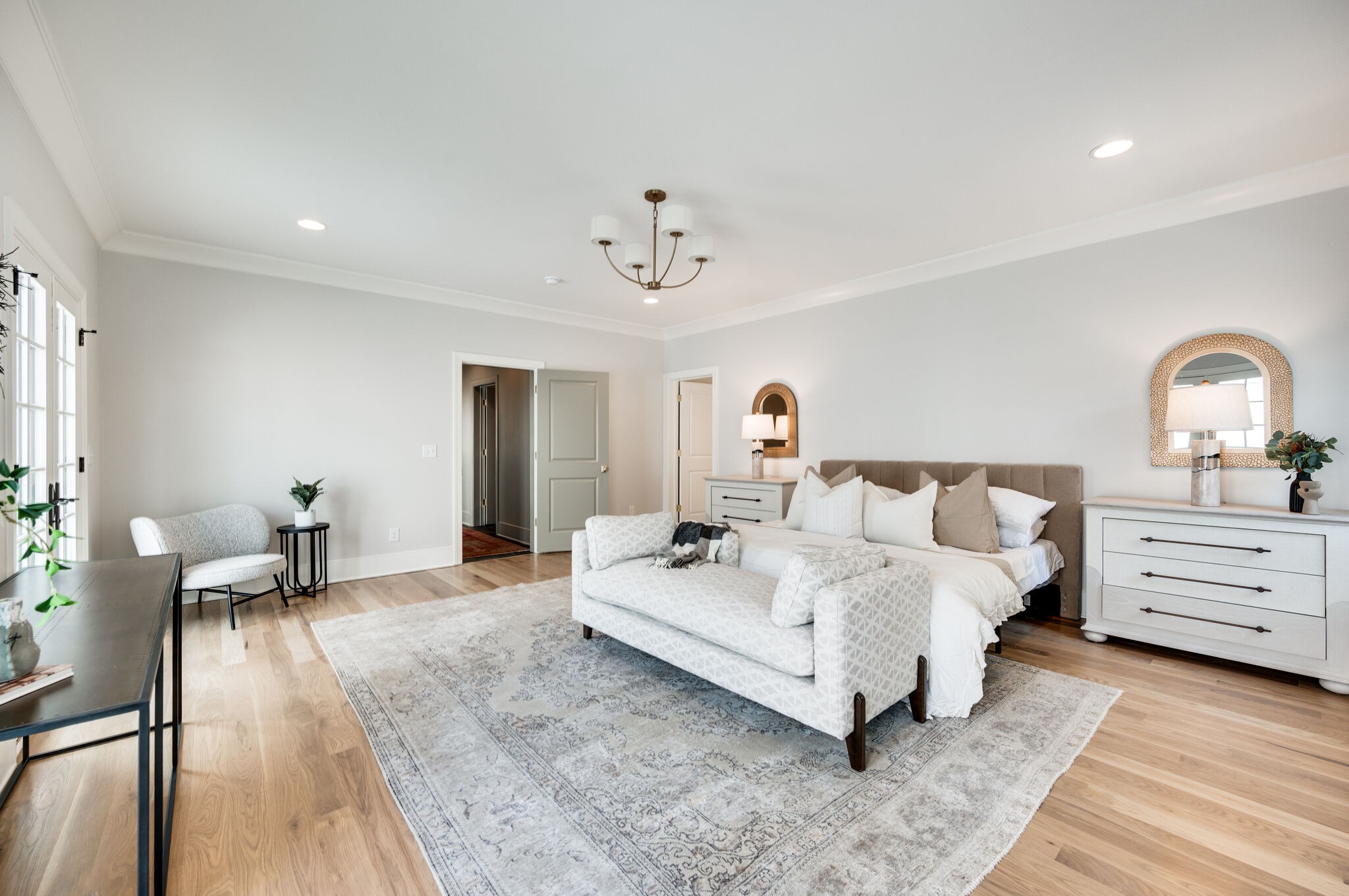 1818 Cedar Lane Nashville, TN 37212 - Photo 38 of 70 a living room with furniture