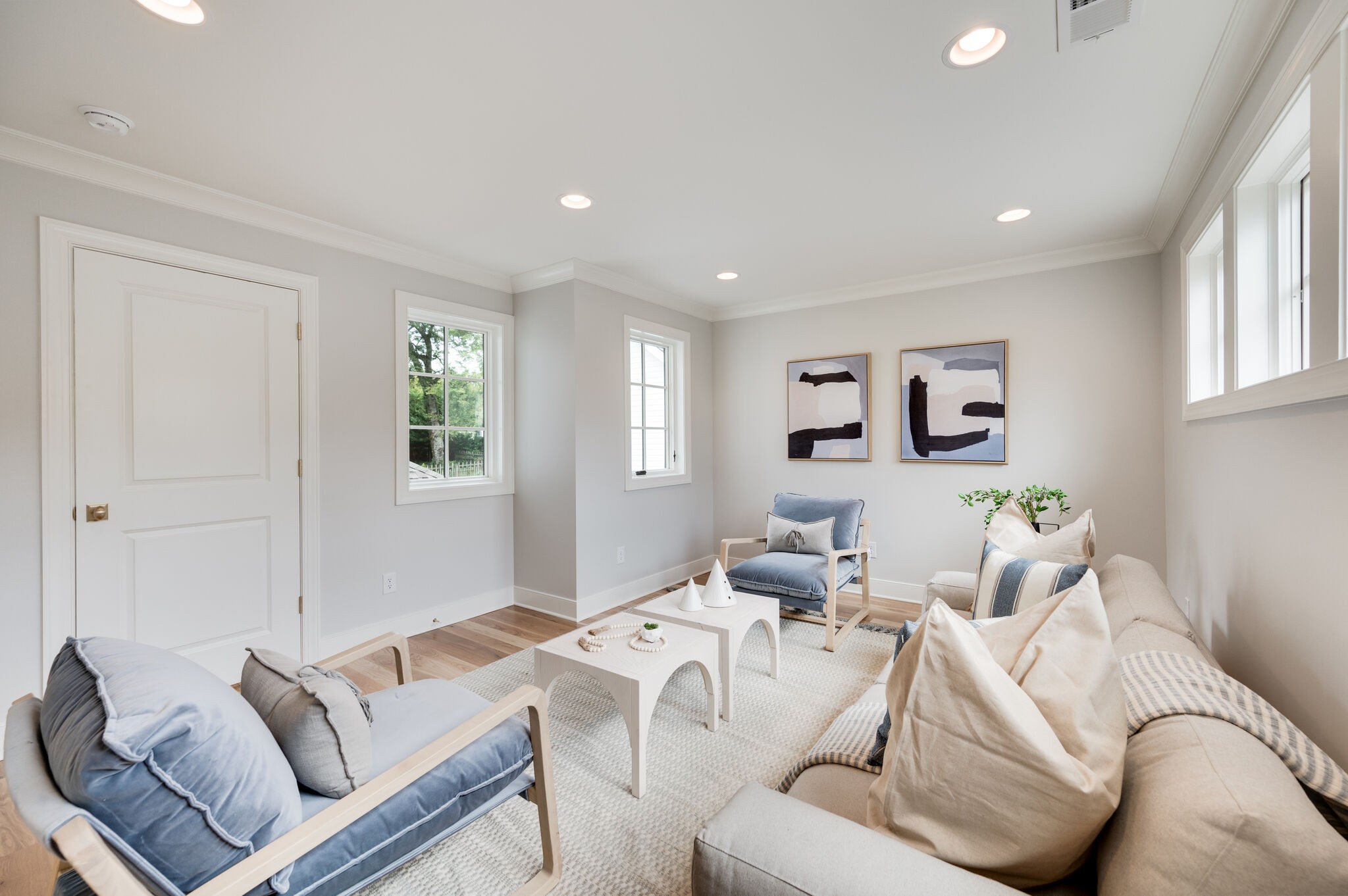 1818 Cedar Lane Nashville, TN 37212 - Photo 62 of 70 a living room with furniture and a window