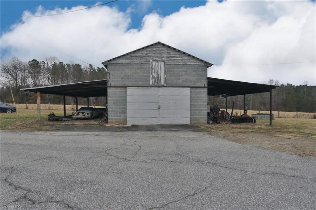 593 Will Boone Road Mocksville, NC 27028 - Photo 8 of 40 Gallery Image 8