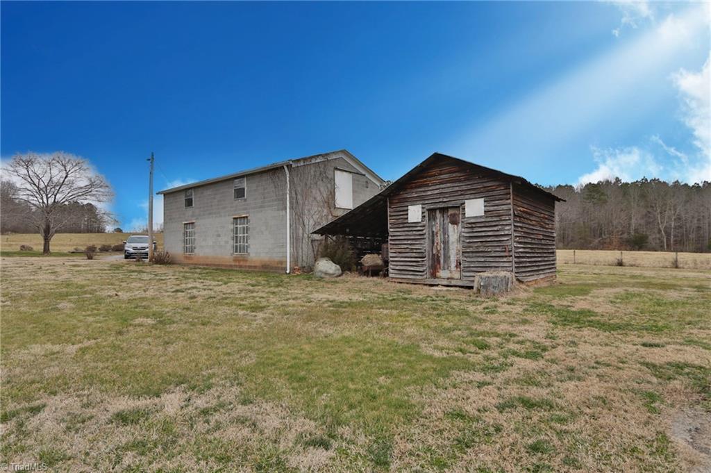 593 Will Boone Road Mocksville, NC 27028 - Photo 9 of 40 Gallery Image 9