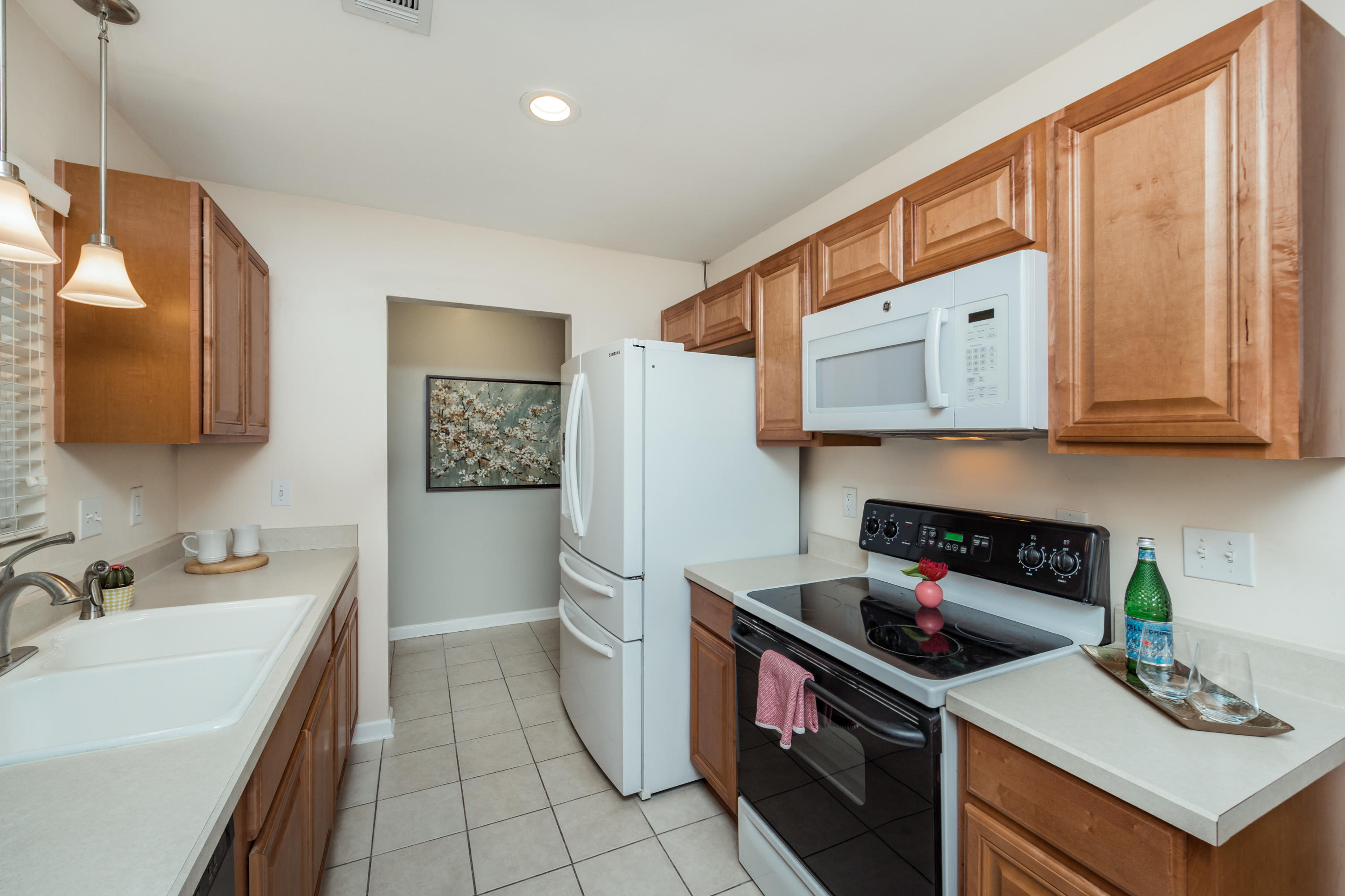 202 Kershaw Road Summerville, SC 29486 - Photo 8 of 19 202 Kershaw_Low Res-7
