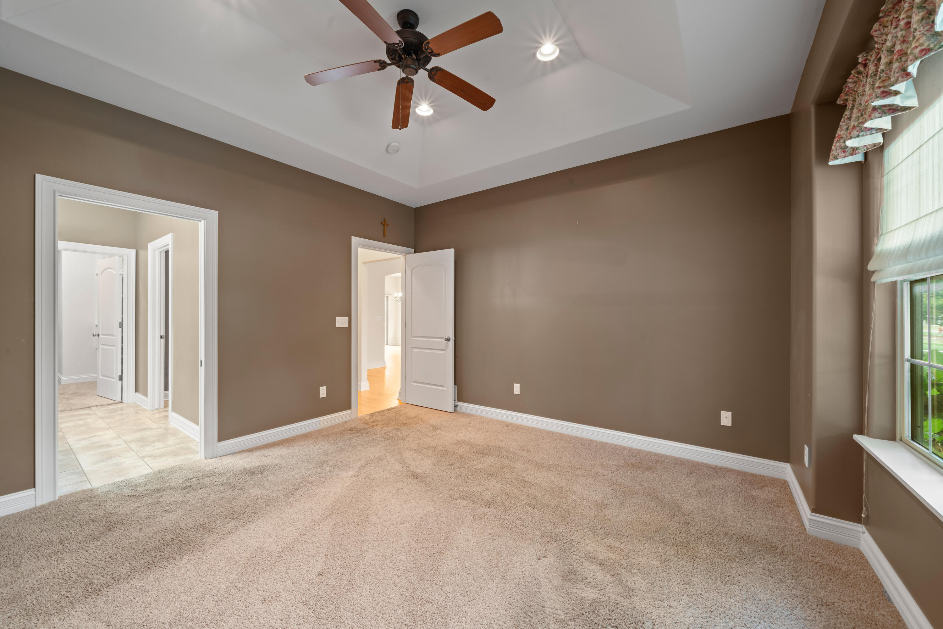 677 Cook Street Walworth, WI 53184 - Photo 17 of 39 Primary bedroom