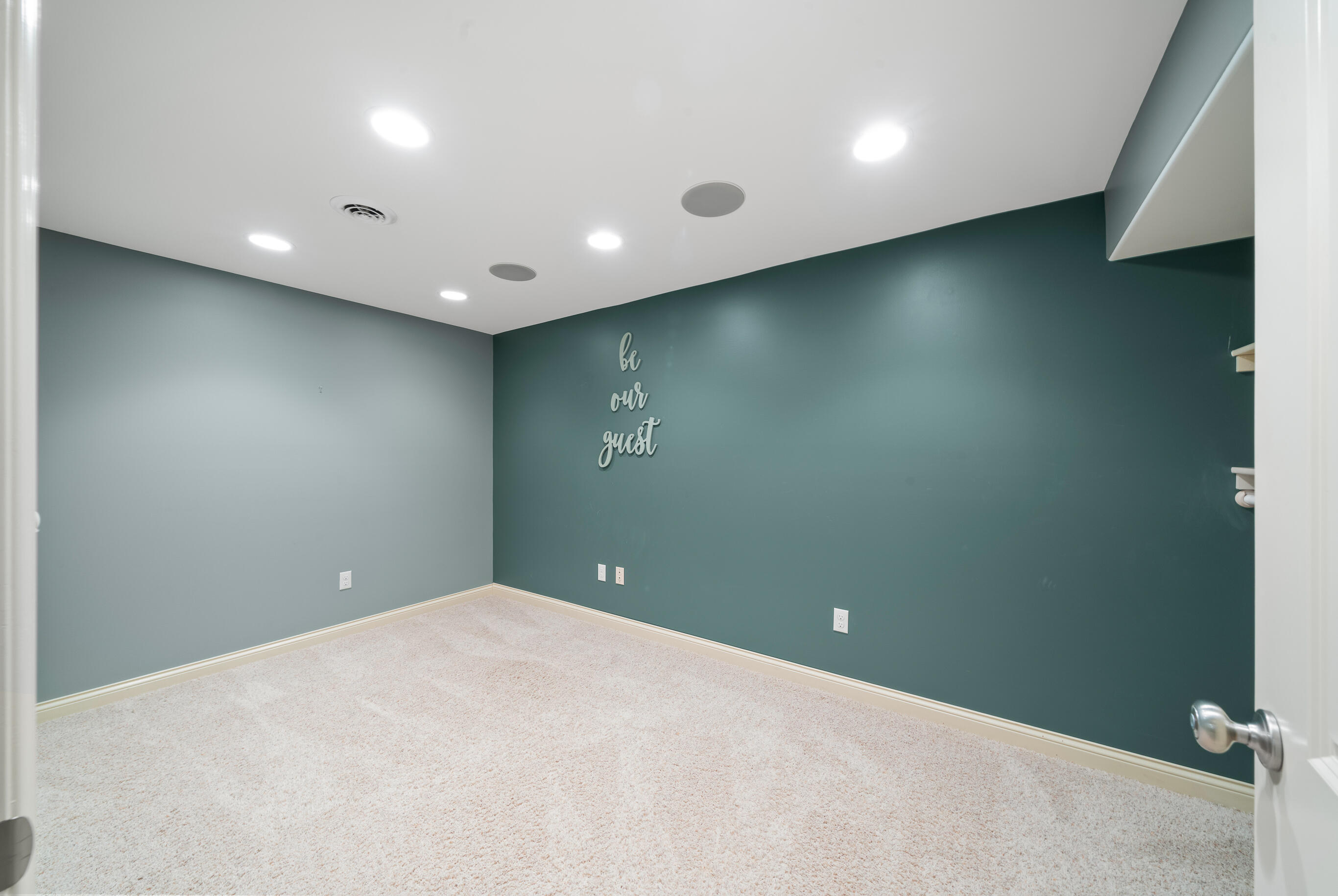 677 Cook Street Walworth, WI 53184 - Photo 28 of 39 Lower Level Office / Guest area