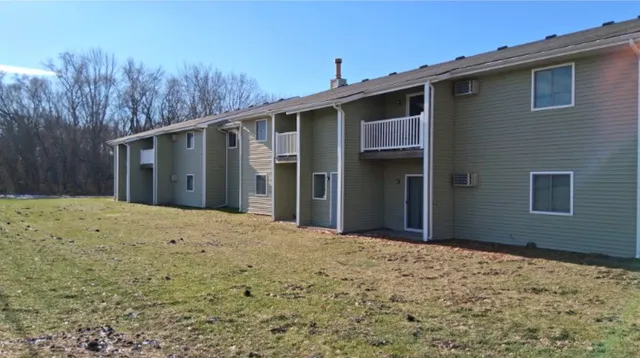 $933 | 510 South Center Street, Hartford, MI 49057