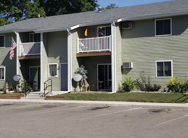 $933 | 510 South Center Street, Hartford, MI 49057