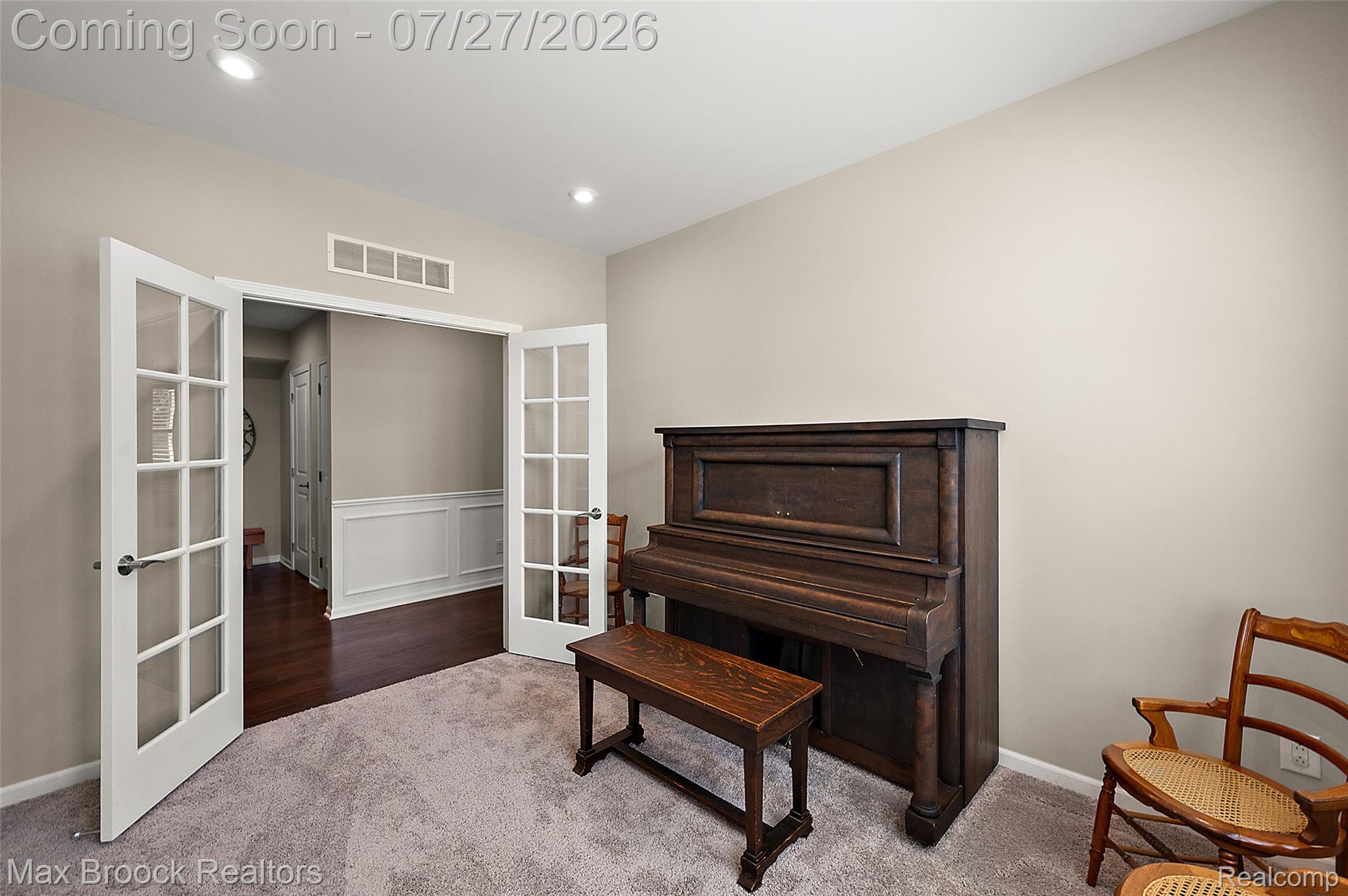 48841 Rockview Road Novi, MI 48374 - Photo 9 of 22 48841 Rockview Rd-51.jpg