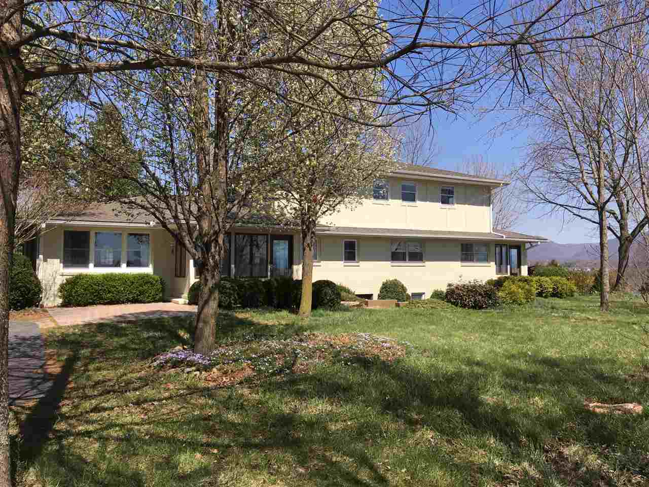 1097 Rinacas Corner Road Shenandoah, VA 22849 - Photo 1 of 36 Gallery Image 1