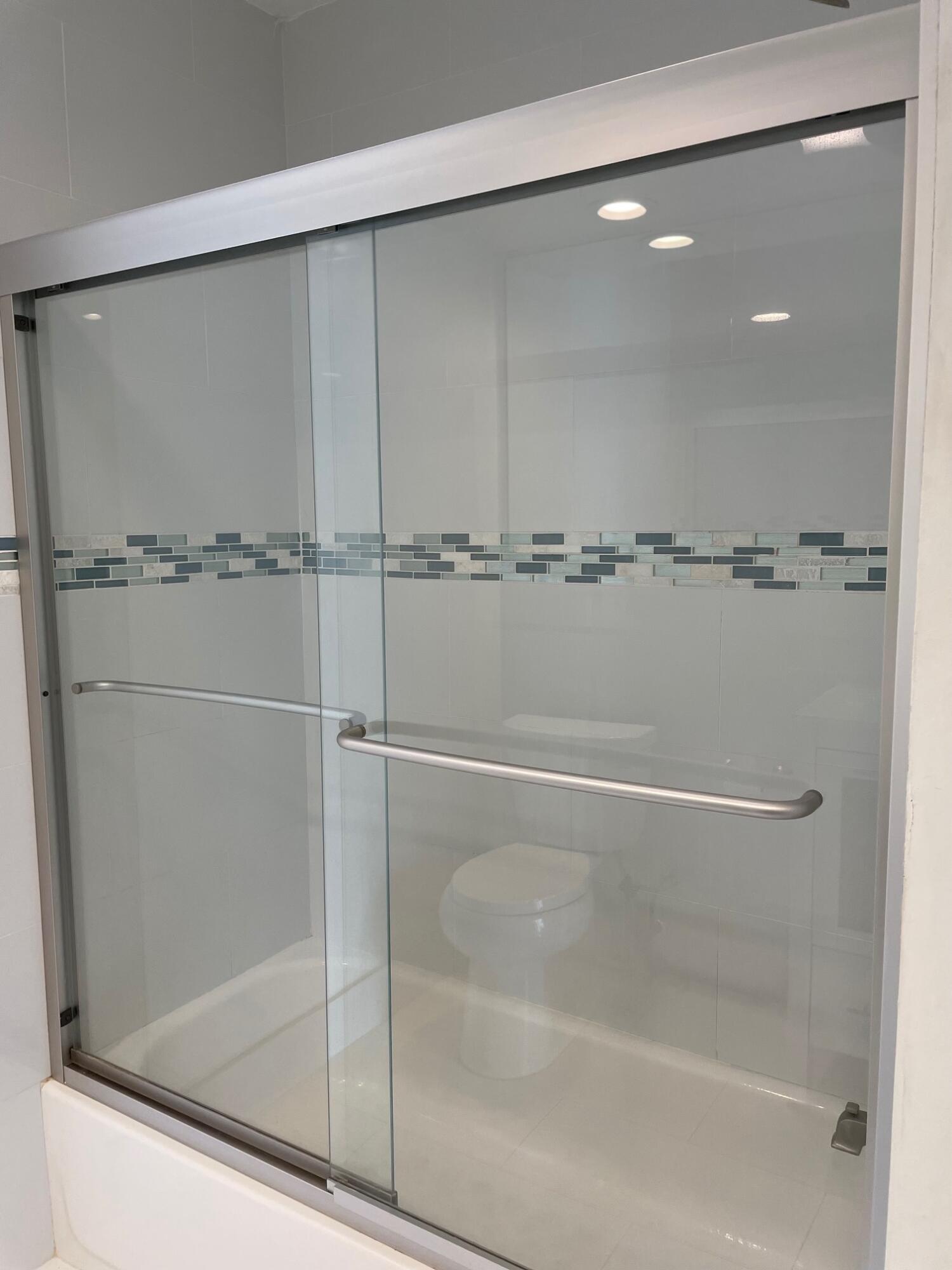 7735 Kenway Place East Boca Raton, FL 33433 - Photo 16 of 19 guest bathtub