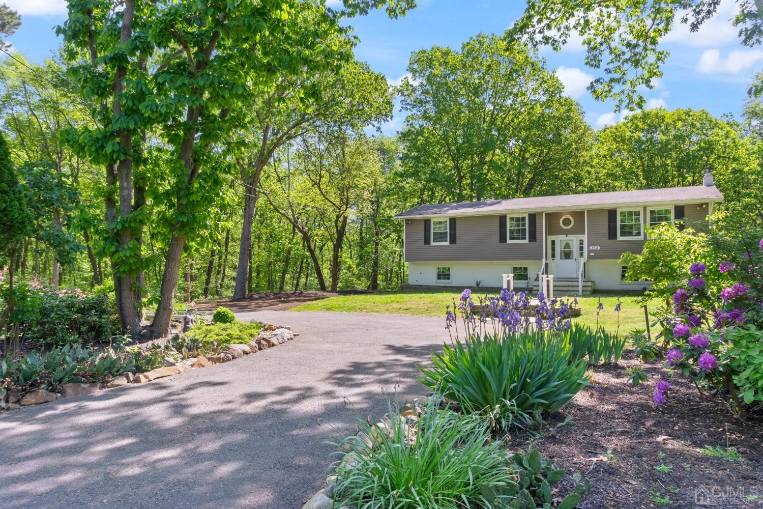 233 Old Forge Road Monroe Township, NJ 08831 - Photo 3 of 33 Gallery Image 3