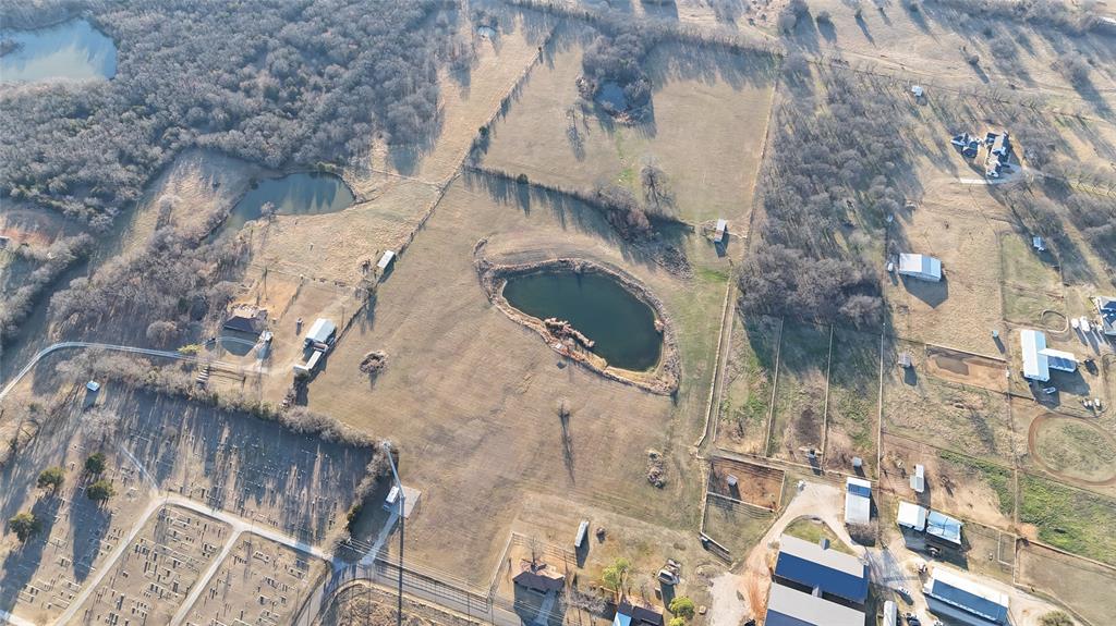 23 Massey Road Pilot Point, TX 76258 - Photo 19 of 39