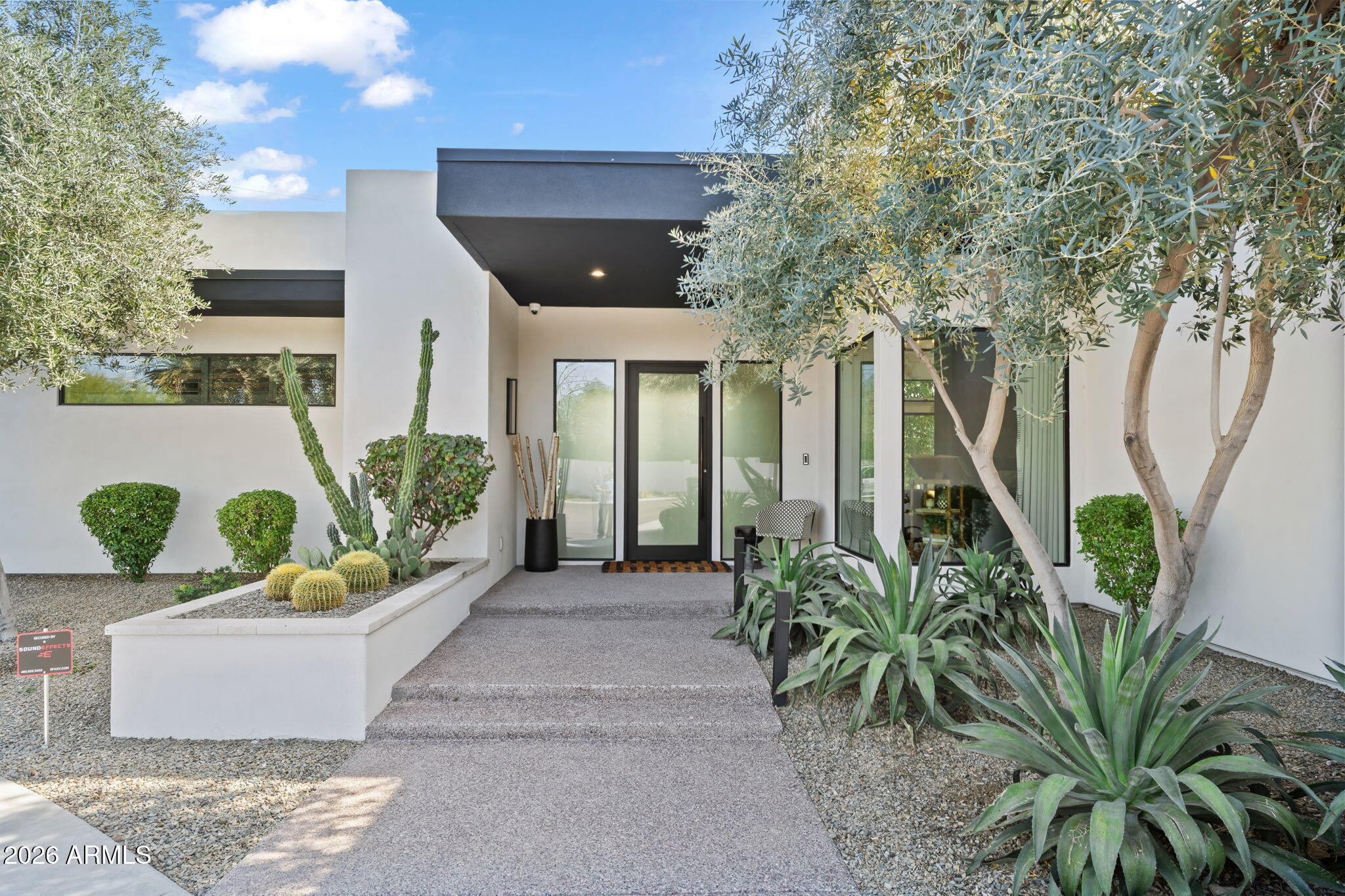 5535 North 2nd Place Phoenix, AZ 85012 - Photo 2 of 43 5535 N 2nd Place, Phoenix 85012