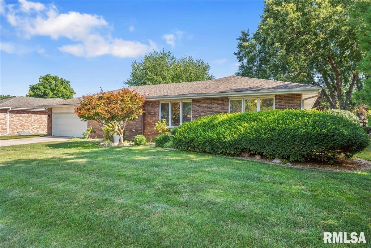 2912 Mill Point Court Springfield, IL 62704 - Photo 3 of 45 Gallery Image 3