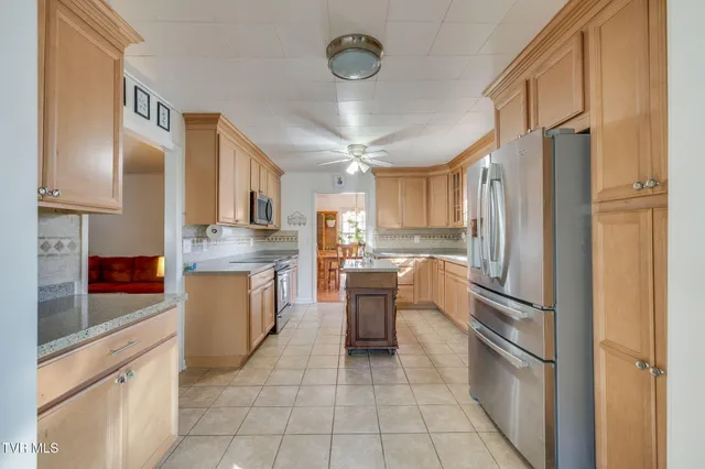 $339,000 | 516 Bramblewood Drive, Mount Carmel, TN 37645