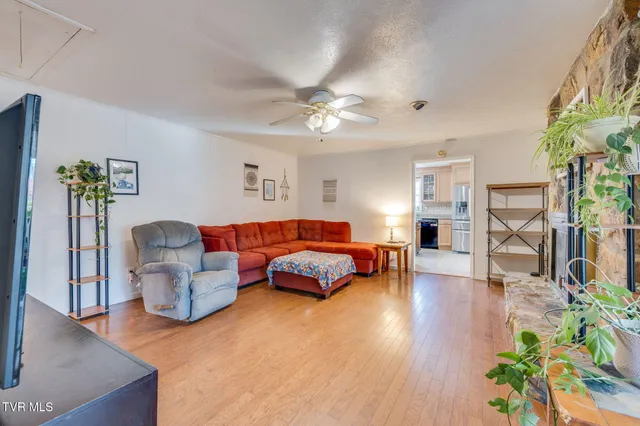 $339,000 | 516 Bramblewood Drive, Mount Carmel, TN 37645