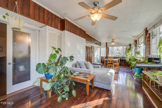 $339,000 | 516 Bramblewood Drive, Mount Carmel, TN 37645