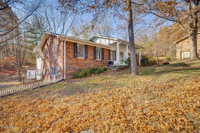 $339,000 | 516 Bramblewood Drive, Mount Carmel, TN 37645