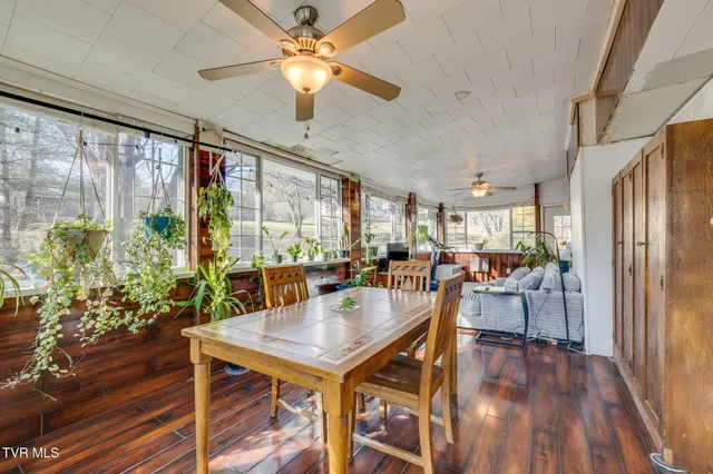 $339,000 | 516 Bramblewood Drive, Mount Carmel, TN 37645