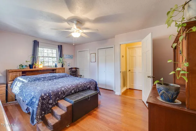 $339,000 | 516 Bramblewood Drive, Mount Carmel, TN 37645