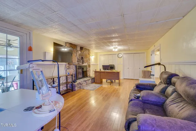 $339,000 | 516 Bramblewood Drive, Mount Carmel, TN 37645